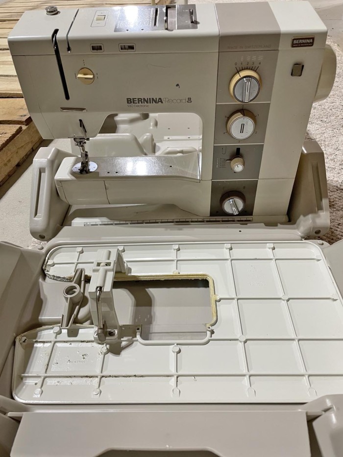 281. Bernina Sewing Machine + Sewing Notions - Image 3