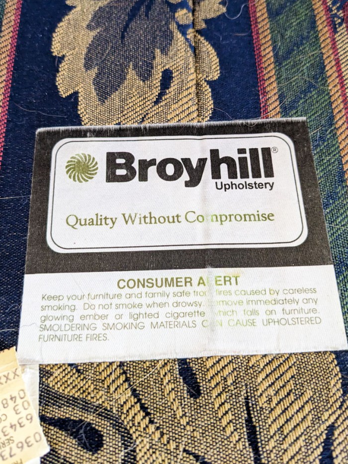 25. Broyhill Couch - Image 5