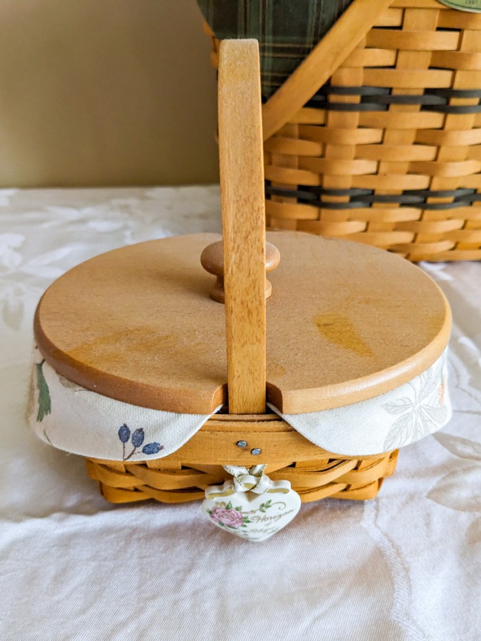 56. (2) Longaberger Baskets w/ Lids - Image 5