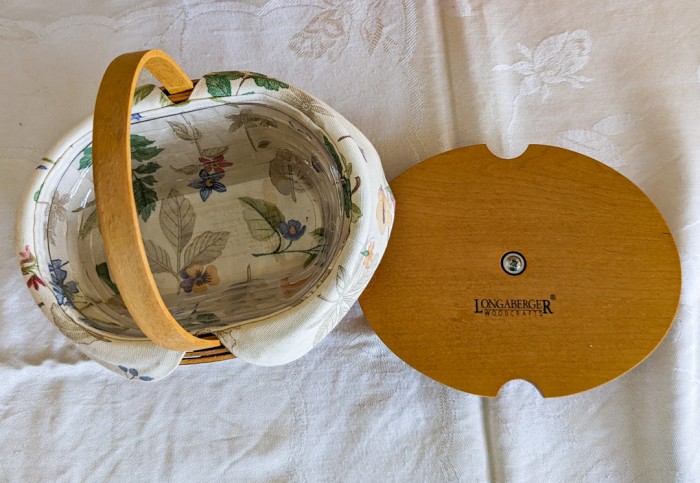 56. (2) Longaberger Baskets w/ Lids - Image 4