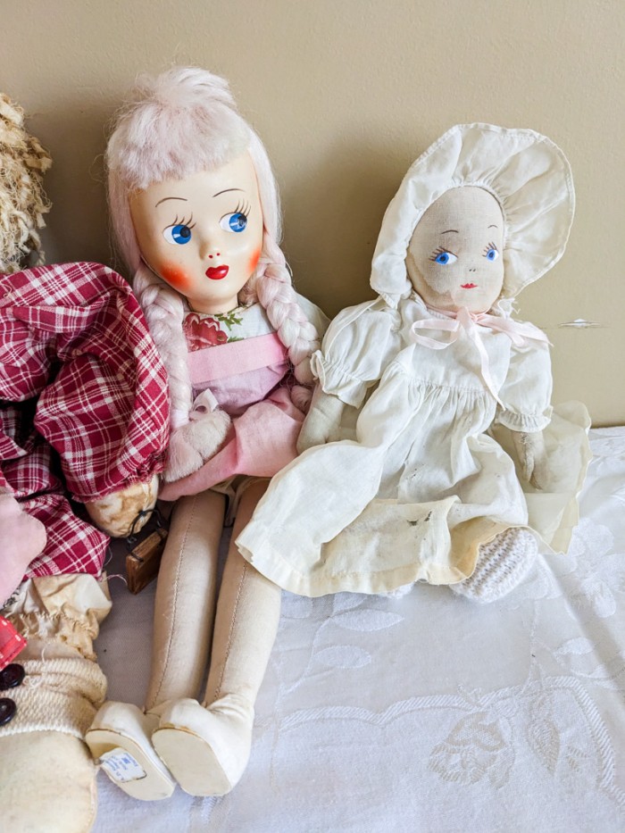 61. (7) Soft Dolls - Image 4