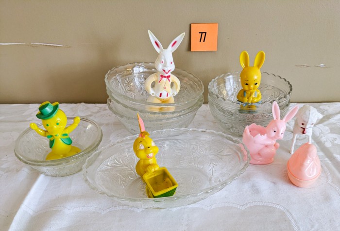 77. (8) Glass Bowls + (7) Vintage Easter Plastic Figurines