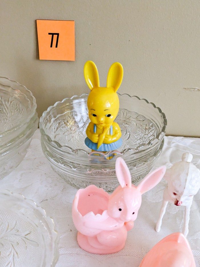 77. (8) Glass Bowls + (7) Vintage Easter Plastic Figurines - Image 4