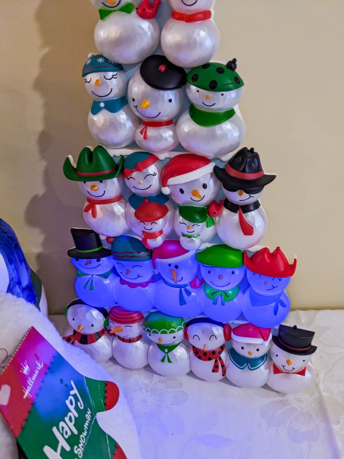 187. Snowman Decor + Plastic Dishes - Image 2