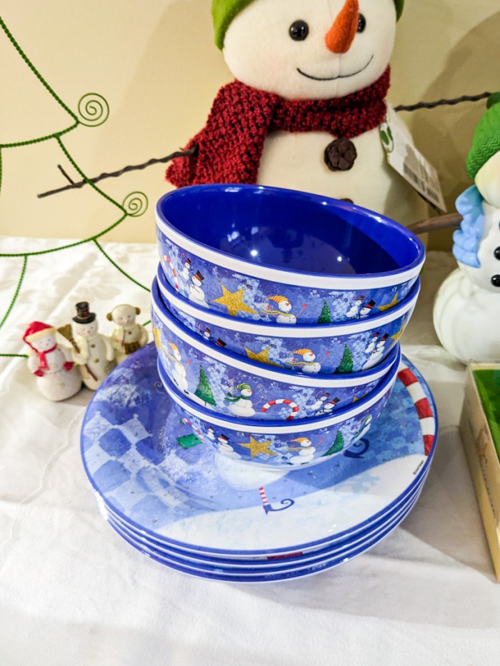 187. Snowman Decor + Plastic Dishes - Image 11