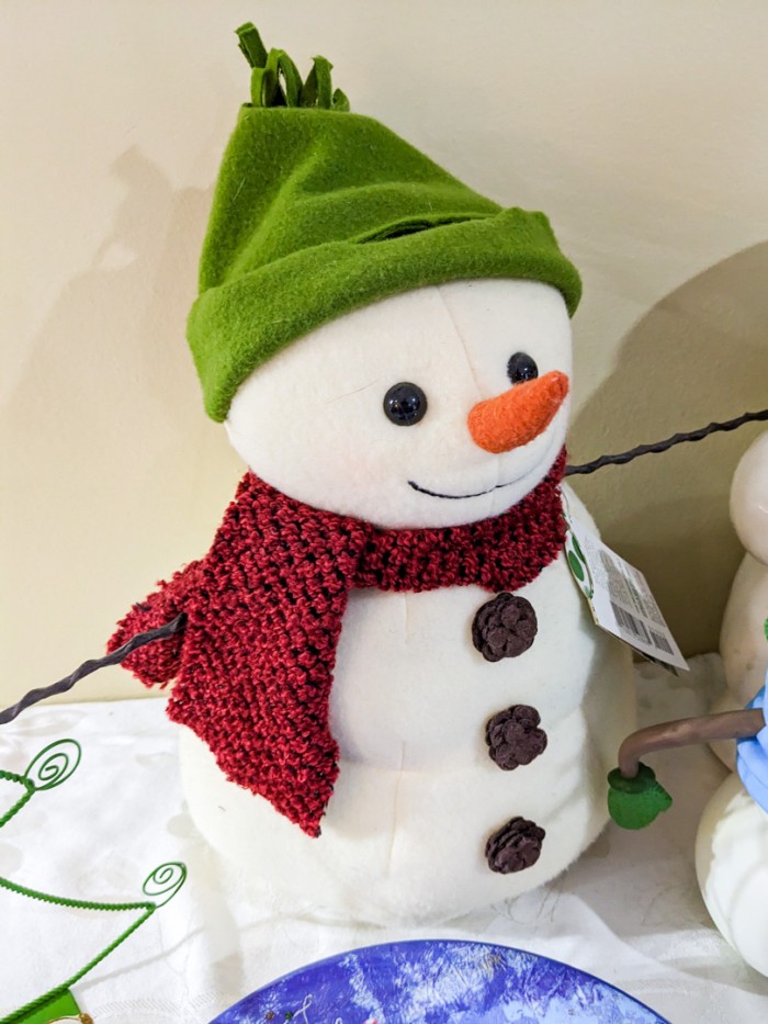 187. Snowman Decor + Plastic Dishes - Image 8