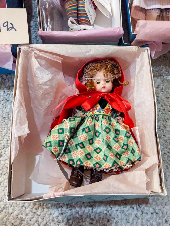 192. (4) Madame Alexander Dolls - Image 4