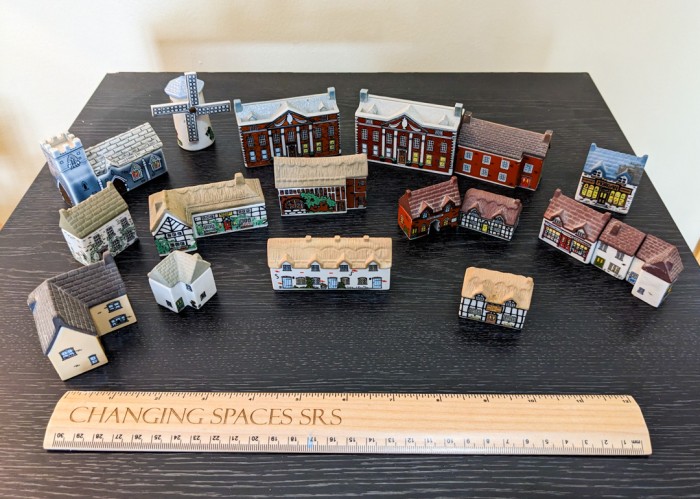 85. Miniature Wade Buildings from England - Image 5