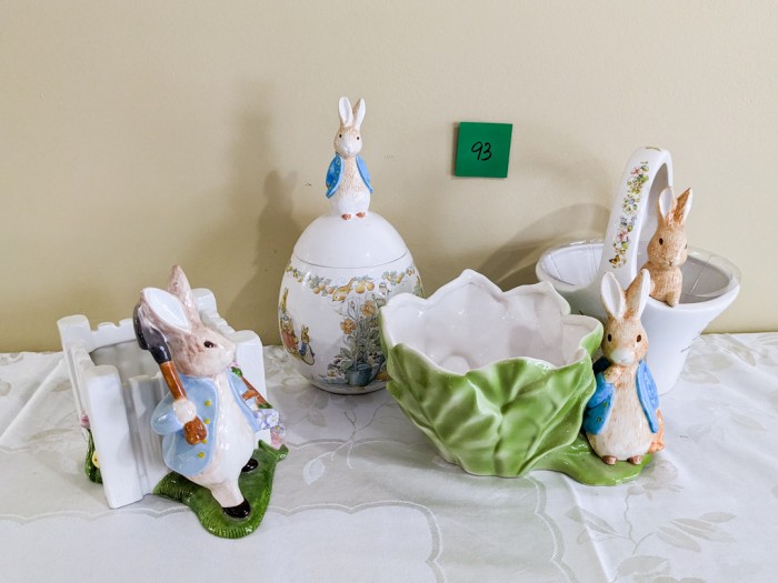 93. (4) Beatrix Potter Collectibles