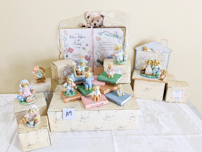 109. (12) Cherish Teddies + (2) Display Pieces