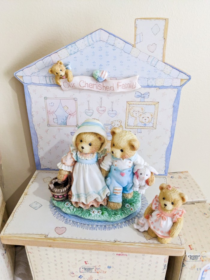 109. (12) Cherish Teddies + (2) Display Pieces - Image 6