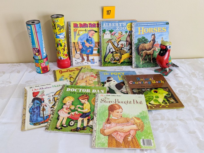 117. (10) Golden Books + Vintage Toys