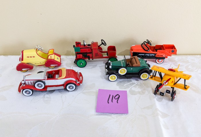 119. (6) Diecast Mini Vehicles