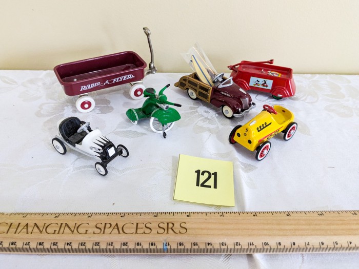 121. (6) Diecast Mini Vehicles