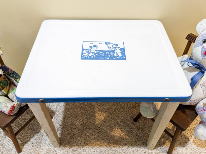 128. Child's Enamel Top Table, (2) Chairs, Bears + (7) Children's Books - Image 3