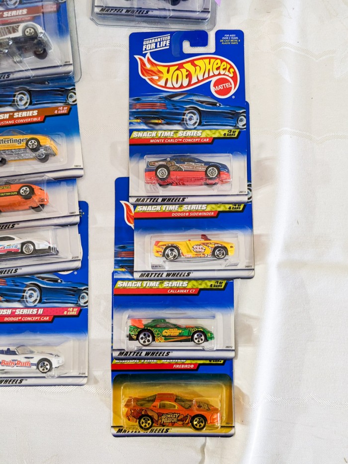 152. (NEW) (10) Hotwheel Cars - Image 4