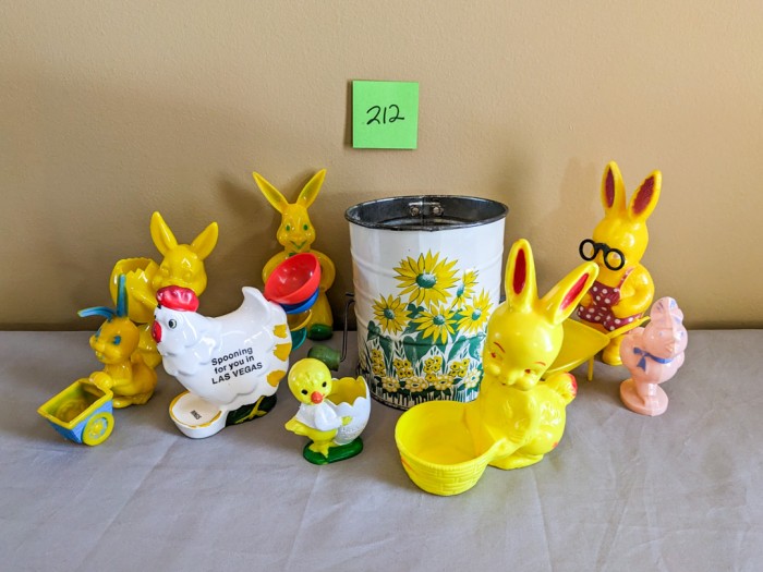 212. Vintage Plastic Easter Figures, Sifter + Measuring Spoons