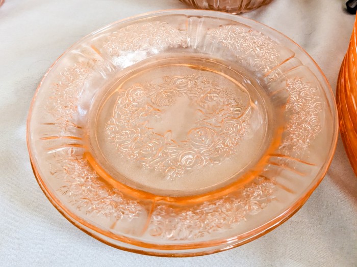 223. Pink Depression Glass Dishes - (9) Dinner Plates, (9) Bowls, (2) Bread Plates, (7) Teacups/Saucers - Image 3