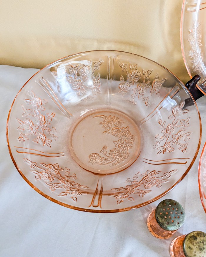 224. Pink Depression Glass Dishes - (6) Serving Pieces, Salt + Pepper Set, Creamer + Sugar and (4) Sherbets - Image 2