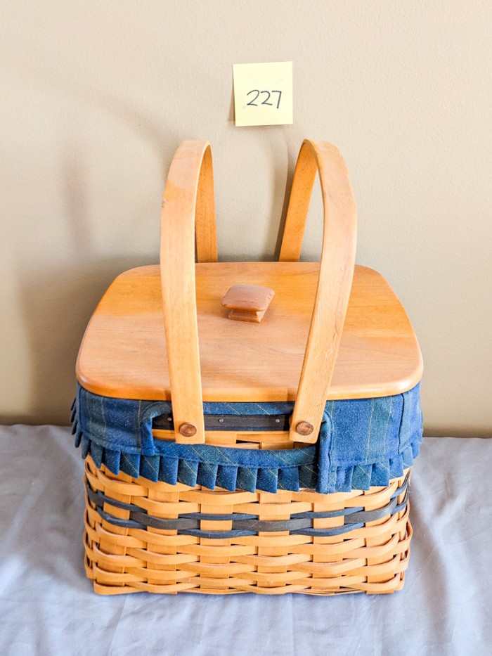 227. Longaberger w/ Lid