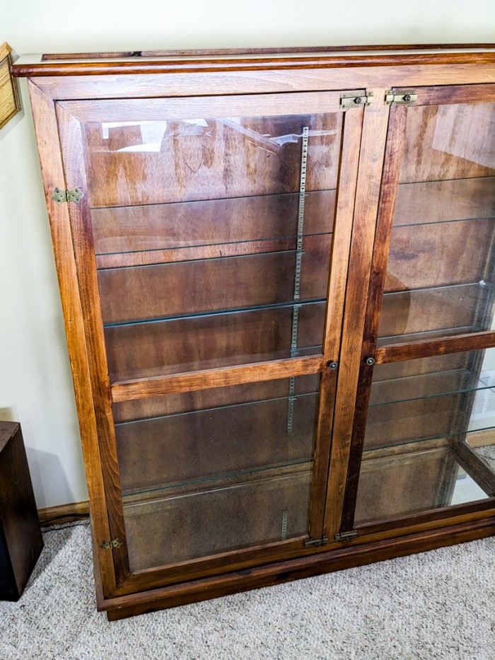 305. Display Cabinet - Image 2