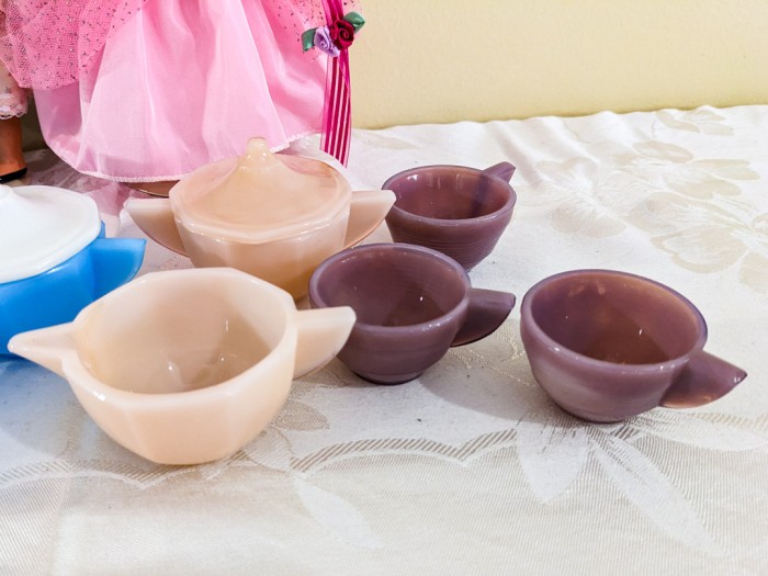 317. Vintage Dolls + Akro Agate Mini Tea Set - Image 4