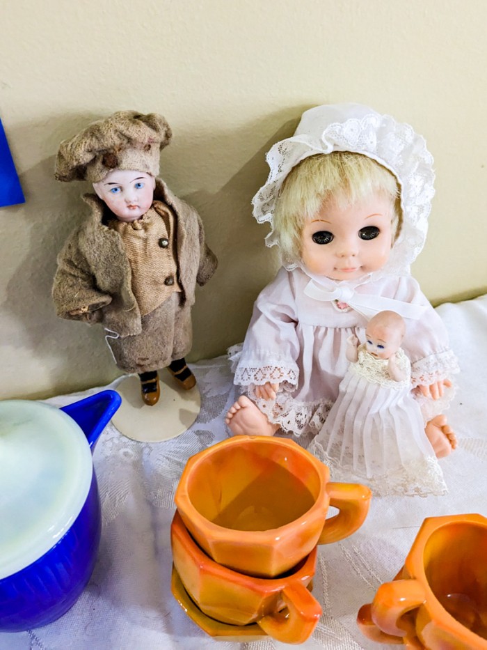 319. Shirley Temple Pitcher, Cobalt Glass Mini Cups + Akro Agate Mini Glassware, Dolls - Image 4