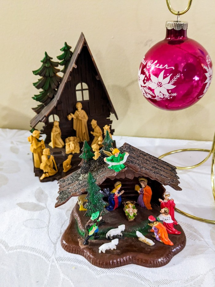 329. (6) Shiny Brite Ornaments + (5)Plastic Nativities - Image 6