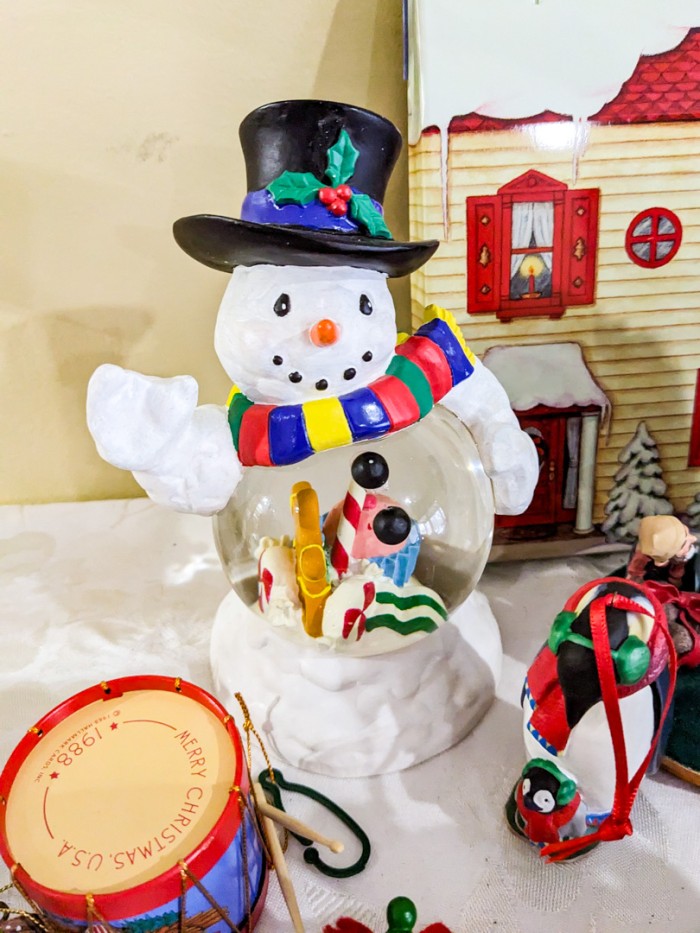 342. Hallmark Ornaments + Decor - Image 8