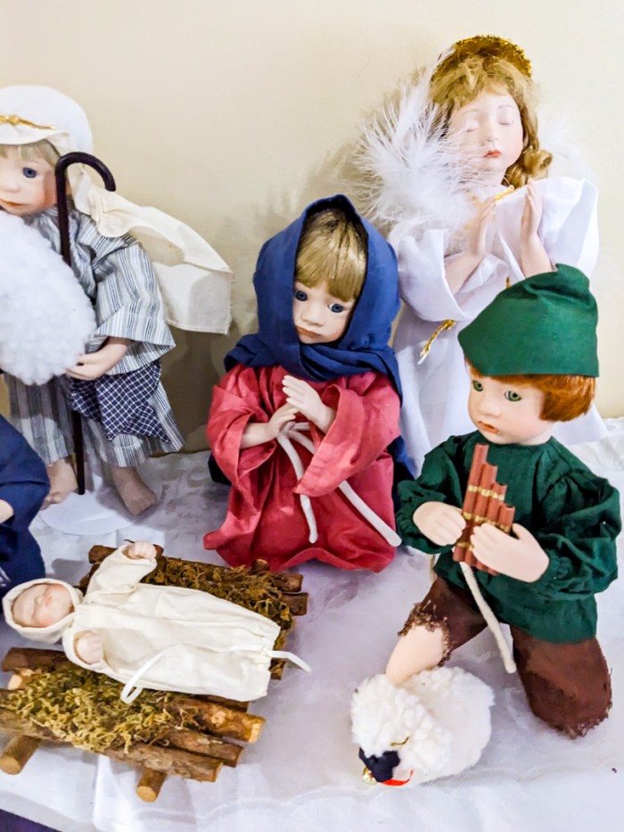 339. Nativity + Book - Image 6