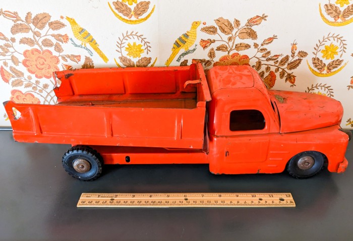 43. Vintage Structo Dump Truck - Image 3