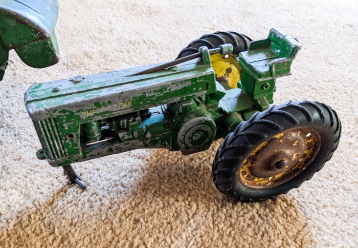 72. Vintage John Deere Tractor + Metal Toys Tractors - Image 6