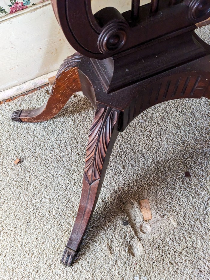 32. Oval Side Table - Image 3