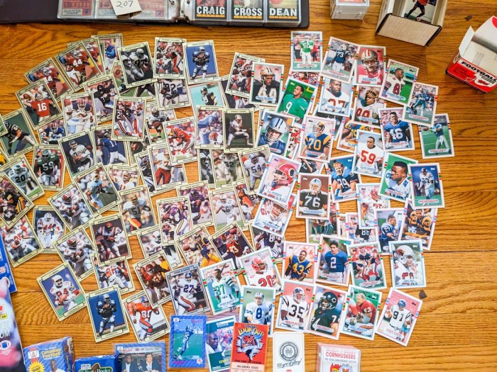 207. Football + Soccer Cards - Image 2