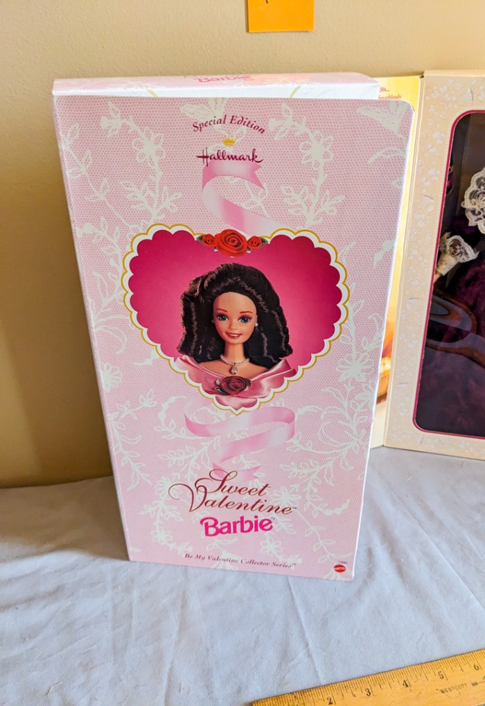 179. (2) Valentine's Barbies - Image 5