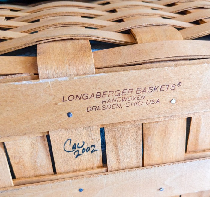 216. Longaberger Basket w/ Liner - Image 4