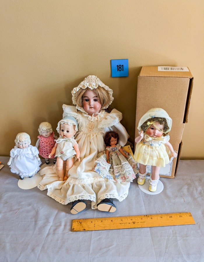 181. (6) Vintage Dolls