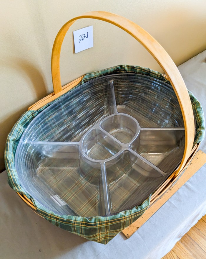 221. Longaberger Basket w/ Divided Liner - Image 2