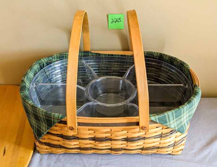 223. Longaberger Basket w/ Lid - Image 4