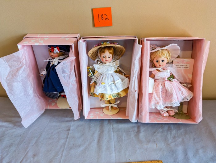 182. (3) Susan Wakeen Dolls