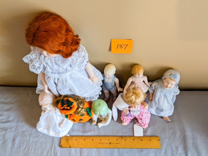 187. (8) Dolls - Image 3