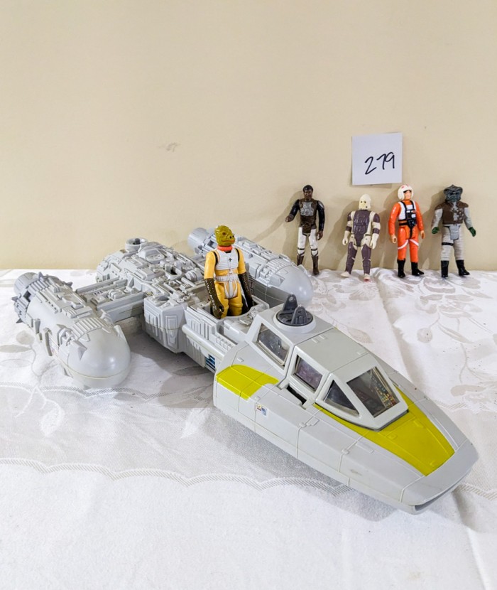 279. Star Wars Vehicle + (5) Figures - Image 2