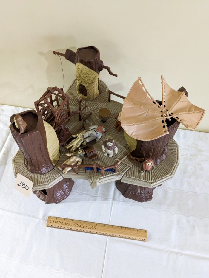 280. Ewok Treehouse + Figures - Image 3