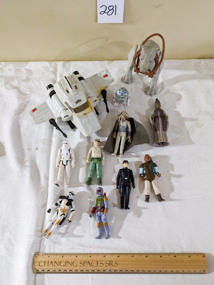 281. Star Wars Toys + Figures - Image 3