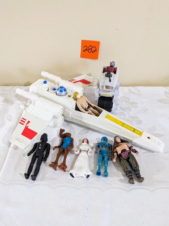 282. Star Wars Toys + Figures