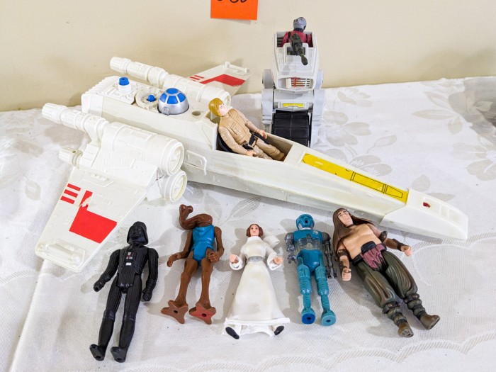 282. Star Wars Toys + Figures - Image 2