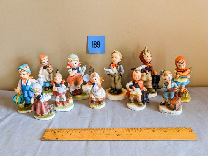 189. (11) Vintage Figurines