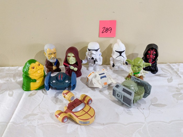 289. Star Wars Figures