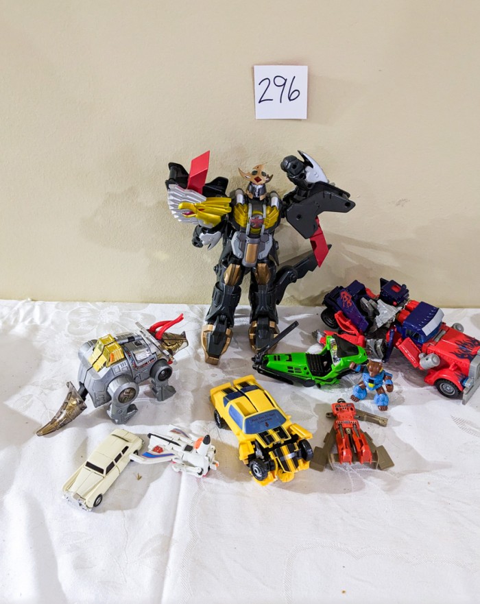 296. Transformer Vehicles + Figures