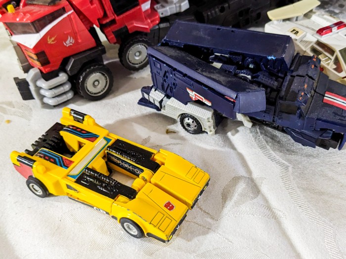 298. Transformer Vehicles + Figures - Image 2